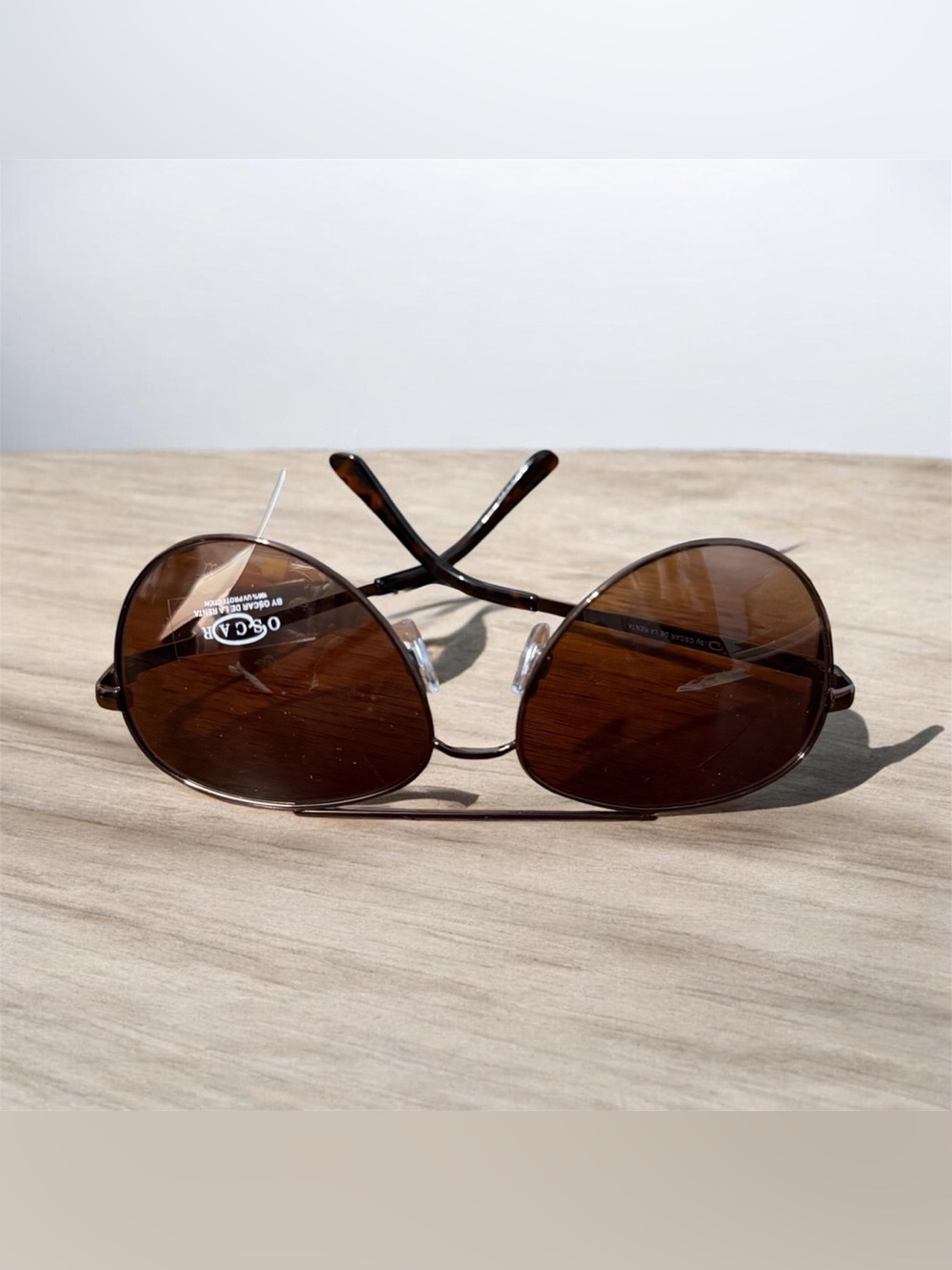 Oscar de la Renta Brown Metal Aviator Sunglasses for Women or Men